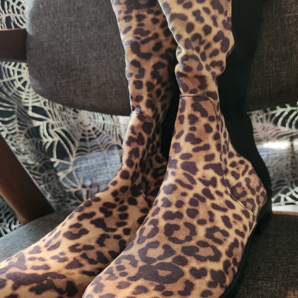 Leopard Streatchy Boot with Black Back
